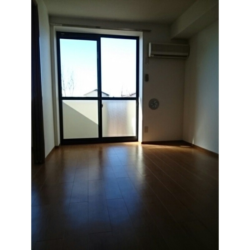 居室・リビング　図面と現状に相違がある場合には現状を優先