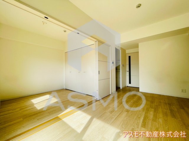居室・リビング　同マンション別部屋参考写真