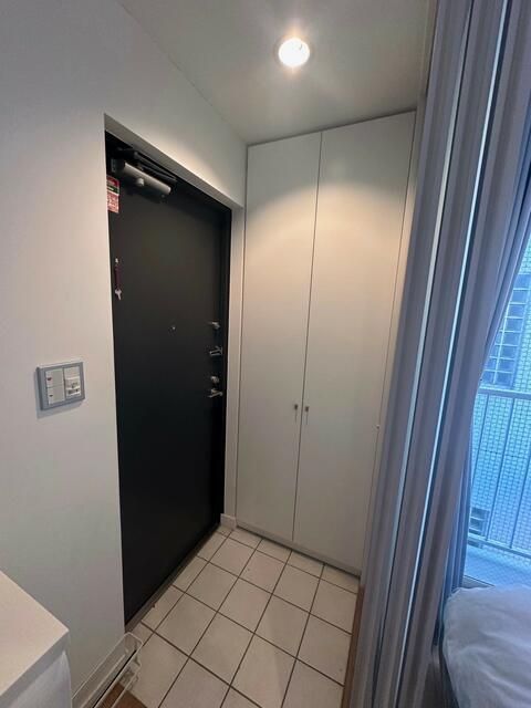玄関　写真は同タイプ住居です。