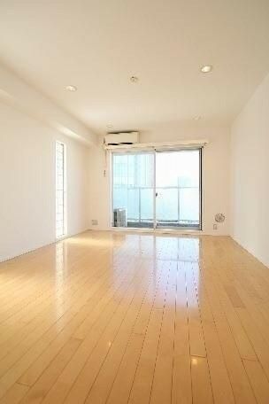 居室・リビング　写真は同タイプ住居です。