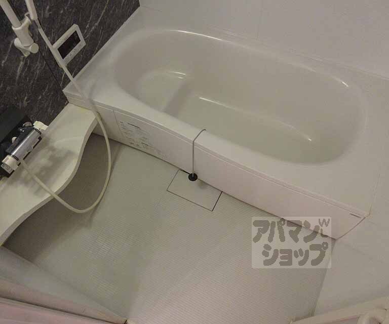 バス・シャワールーム　綺麗な浴室です・
