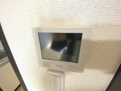 セキュリティ　顔が見えて安心のテレビモニター付きです☆