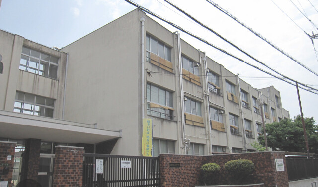 中学校　大阪市立大桐中学校（中学校）まで110m