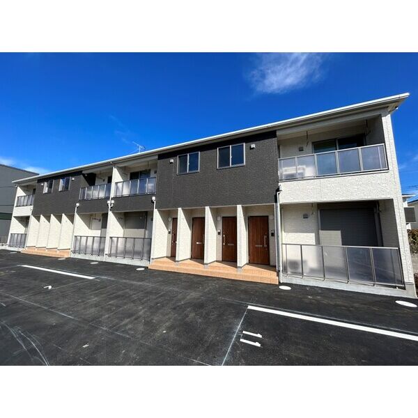 建物外観　★築浅★角部屋★温水洗浄便座★エアコン★浴室乾燥★南西向★
