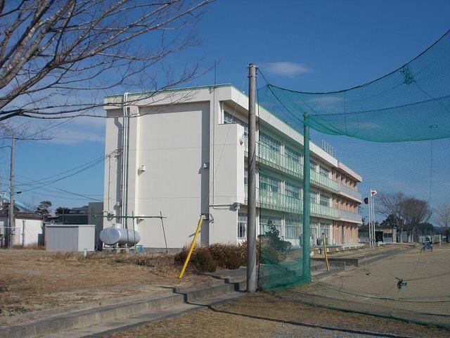 小学校　掛川市立中小学校（小学校）まで600m