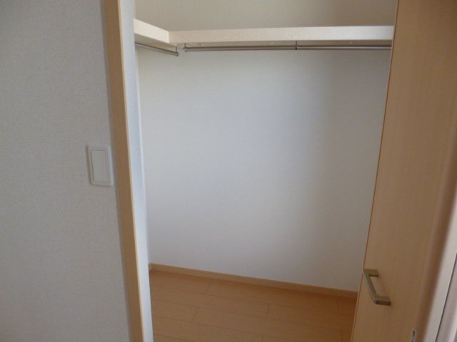 収納　ウォークインクローゼット（北側洋室）