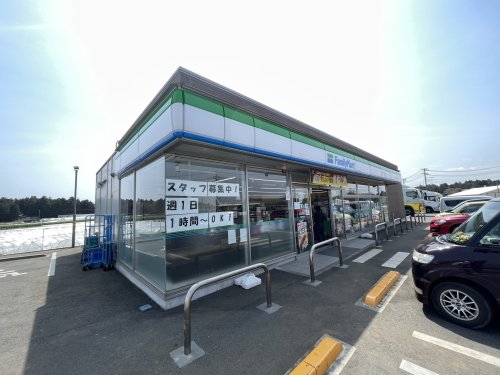 コンビニ　ファミリーマート 富里七栄南店（コンビニ）まで723m