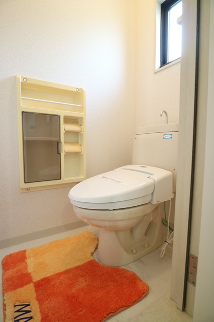 トイレ　備品は付きません