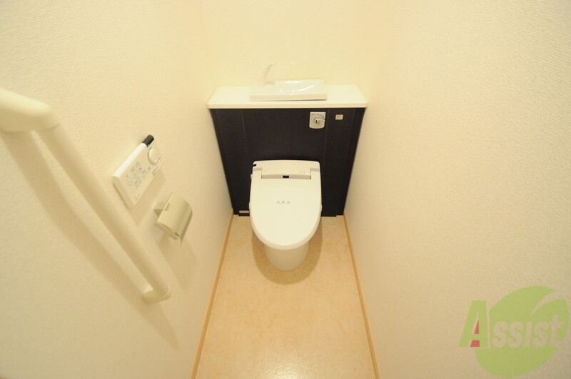 トイレ　うれしいウォシュレット完備。心地よい空間です