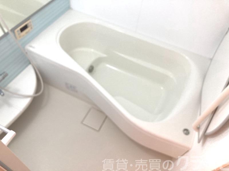 バス・シャワールーム　浴室乾燥機＆追焚機能付き広々バスルーム♪