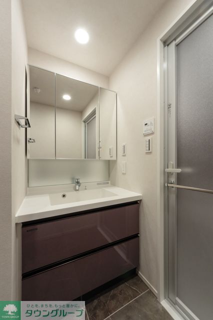 洗面設備　※写真は同タイプ住戸です。