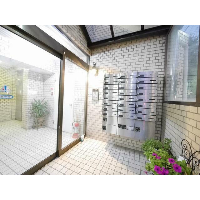 エントランス　郵便・宅配ボックス