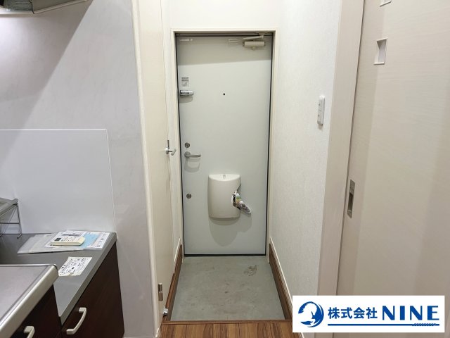玄関　同形状・同仕様の玄関になります