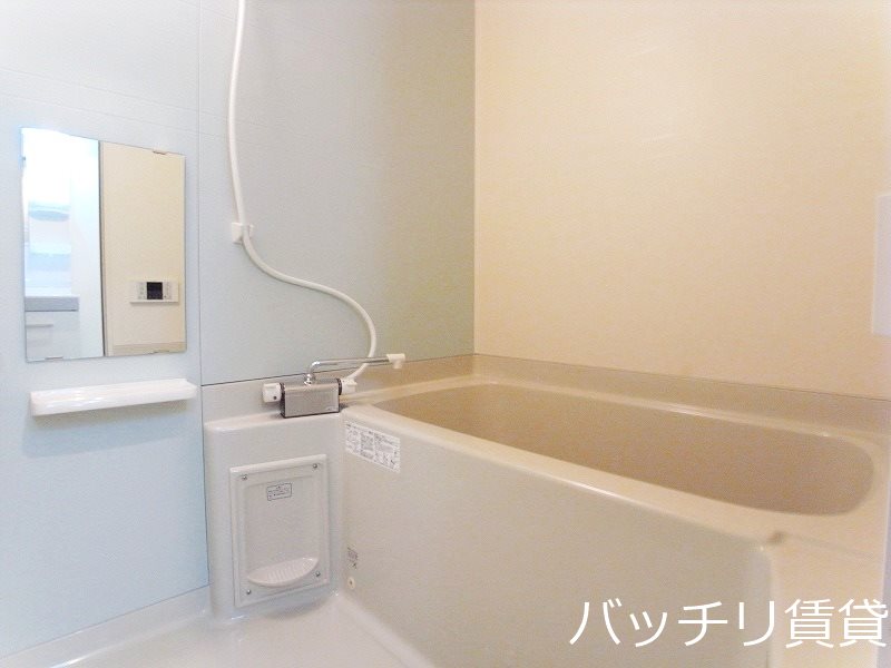バス・シャワールーム　別号室の画像。現況を優先します。