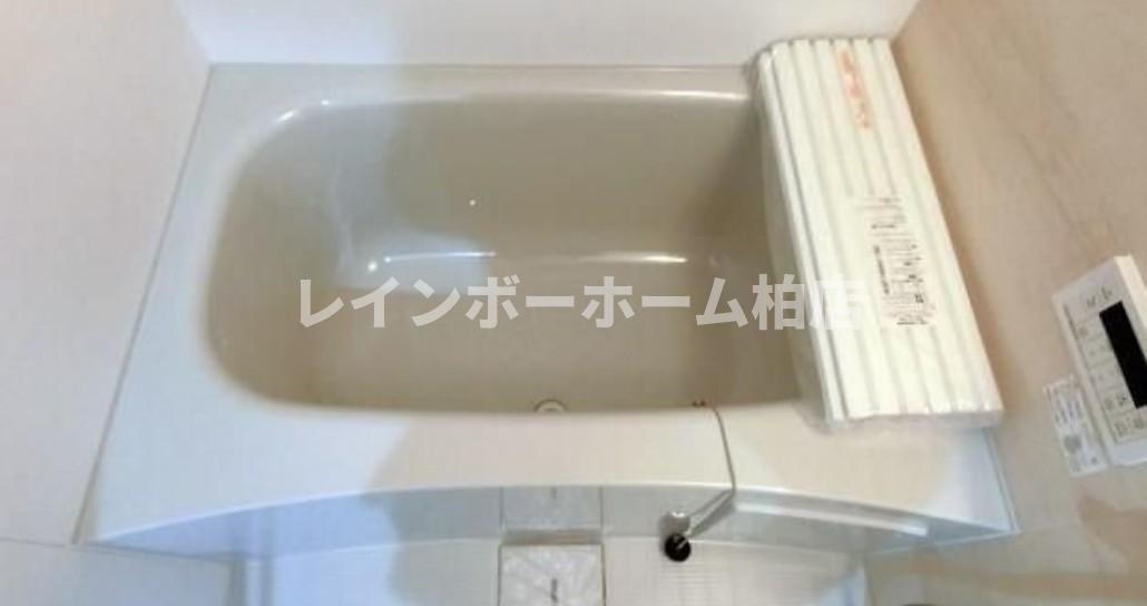 バス・シャワールーム　追い焚き機能があります
