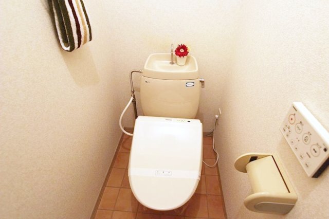 トイレ　嬉しい温水洗浄便座付き♪