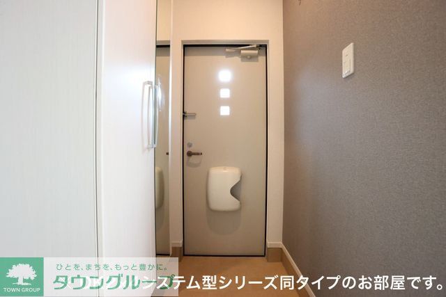 玄関　同社施工別物件イメージ