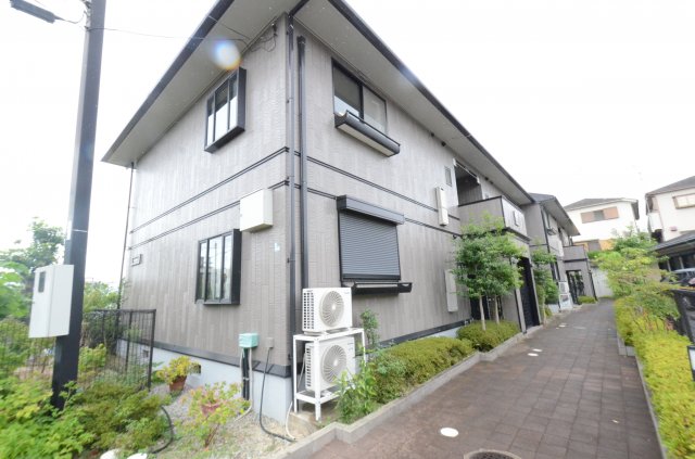 建物外観　宅配ボックス付きで不在時にも便利♪
