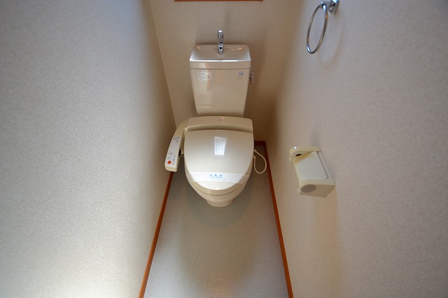 トイレ　☆ウォシュレット付きのトイレです☆