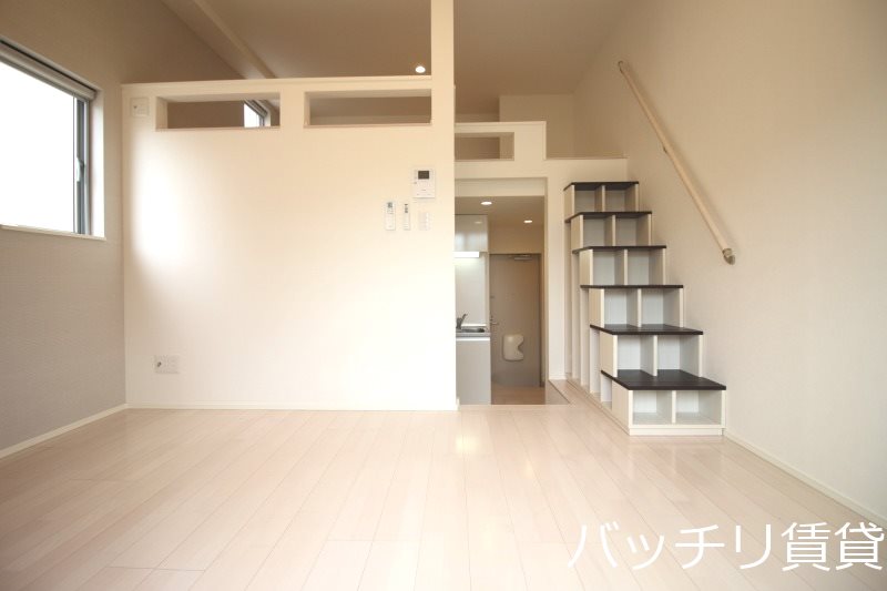居室・リビング　画像は、同型タイプの為、現状を優先いたします。