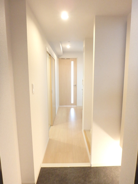玄関　同施工会社の参考写真です。