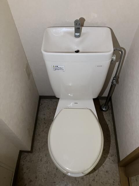 東京メトロ東西線 妙典駅 徒歩5分 3階建 築26年のトイレ写真