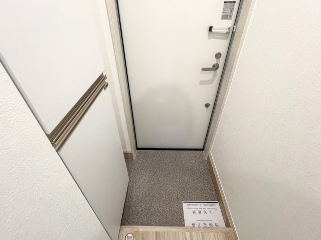 玄関　別部屋同タイプ