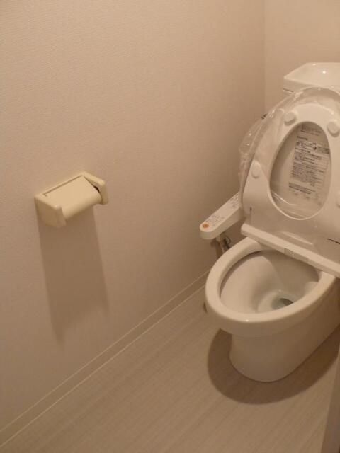 都電荒川線 早稲田駅 徒歩1分 9階建 築14年のトイレ写真