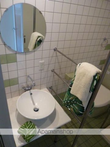 ＪＲ山手線 巣鴨駅 徒歩4分 8階建 築24年のトイレ写真
