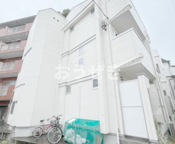 京急本線 花月総持寺駅 徒歩3分 築8年