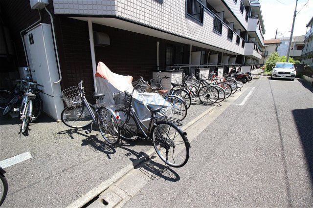 東急東横線 武蔵小杉駅 徒歩13分 4階建 築34年の外観写真