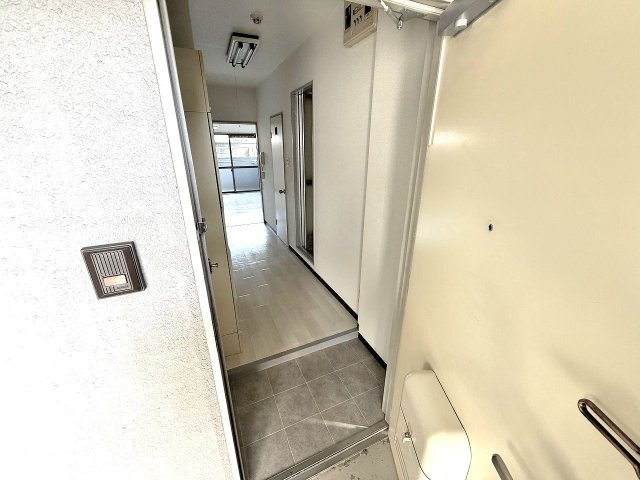 ウインライフ藤井寺の玄関写真