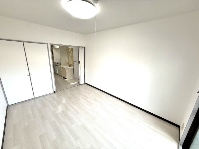 ウインライフ藤井寺の居間写真