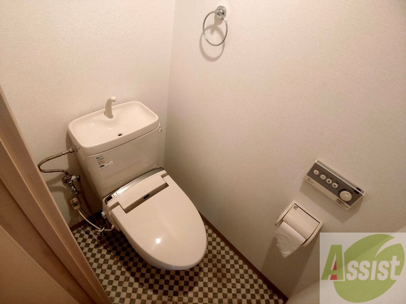 トイレ　こちらはトイレです。清潔感があり、安心して使用できます。
