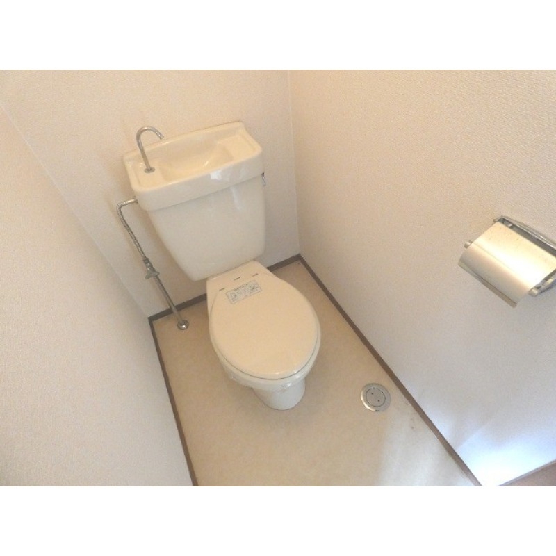 西鉄天神大牟田線 春日原駅 徒歩6分 2階建 築47年のトイレ写真