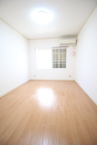 ヒルズ北葛西A棟の居間写真