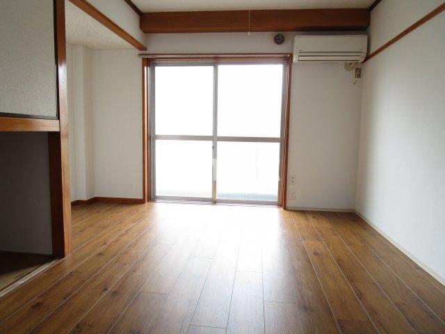 ＪＲ中央線 中野駅 徒歩3分 3階建 築52年の居間写真