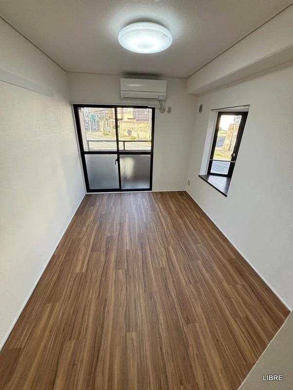 居室・リビング　角部屋で明るい室内！