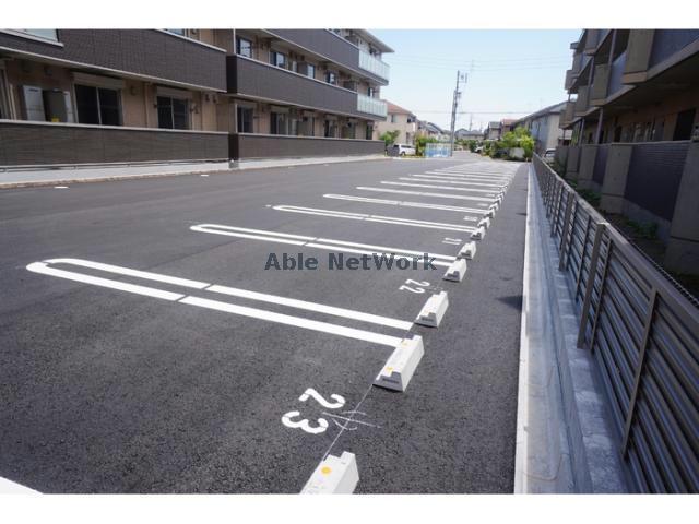 駐車場　駐車場