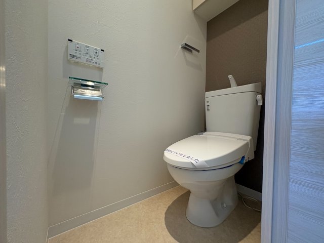 トイレ　落ち着いたトイレです