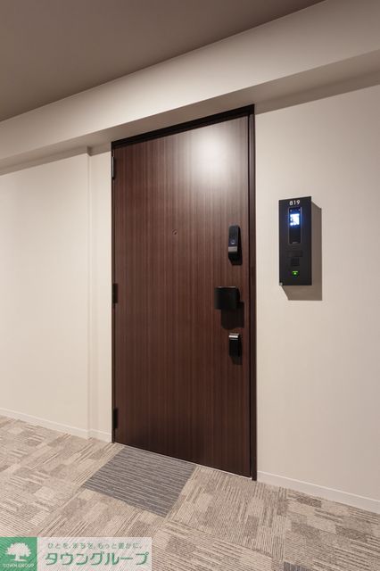 玄関　※写真は同タイプ住戸です。