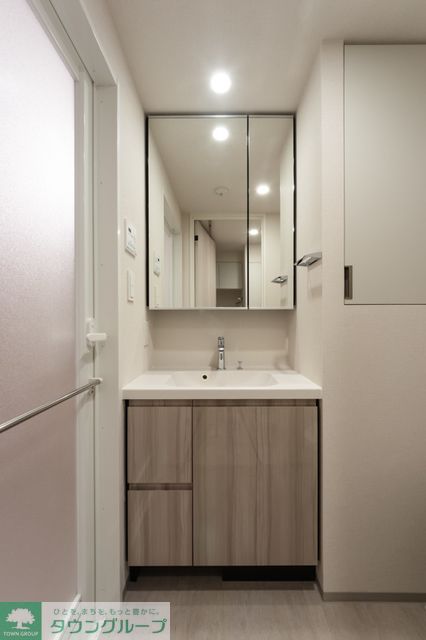 洗面設備　※写真は同タイプ住戸です。