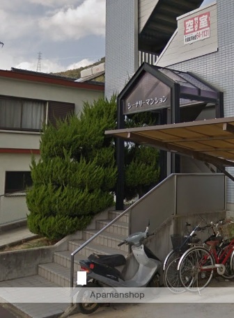 エントランス　駐車場