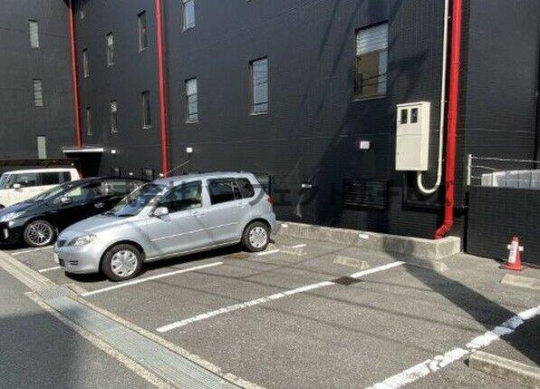 駐車場　車をお持ちの方に嬉しい駐車場付きの物件です