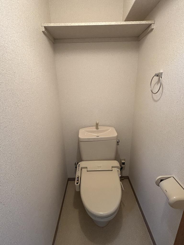 トイレ　ウオシュレット付き