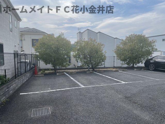 【サニーウェルの駐車場】