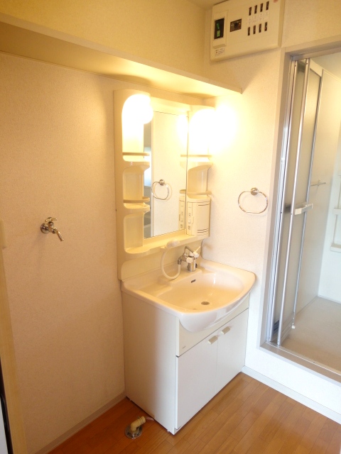 洗面設備　独立洗面台です