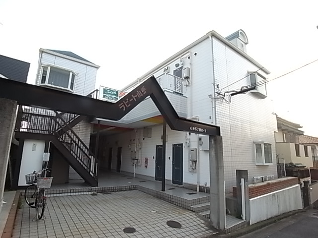 神戸市垂水区山手のアパートの建物外観