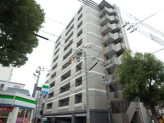 【神戸市兵庫区福原町のマンションの建物外観】