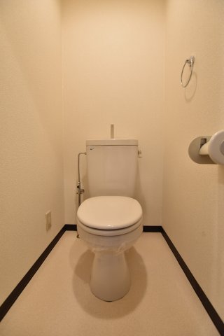 【堺市西区浜寺諏訪森町西のマンションのトイレ】